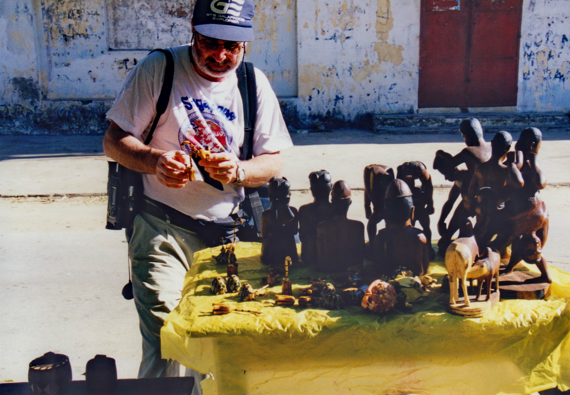 G statuettes